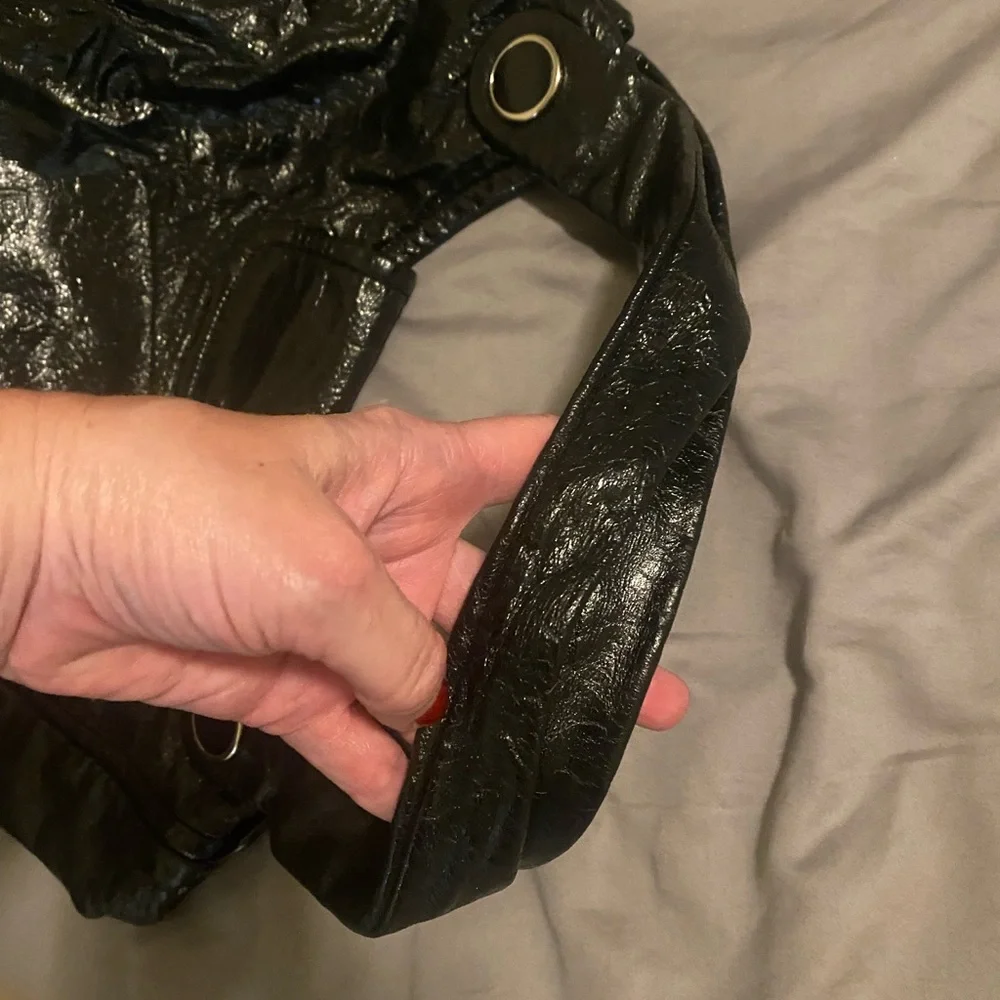 Marc by Marc Jacobs turn lock EXTRA LARGE hobo bag. GREAT condition! GREAT DEAL!